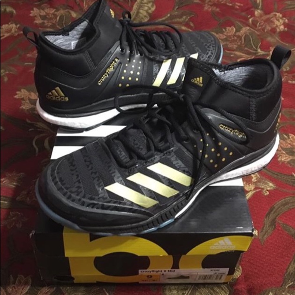Men’s Adidas gym shoes